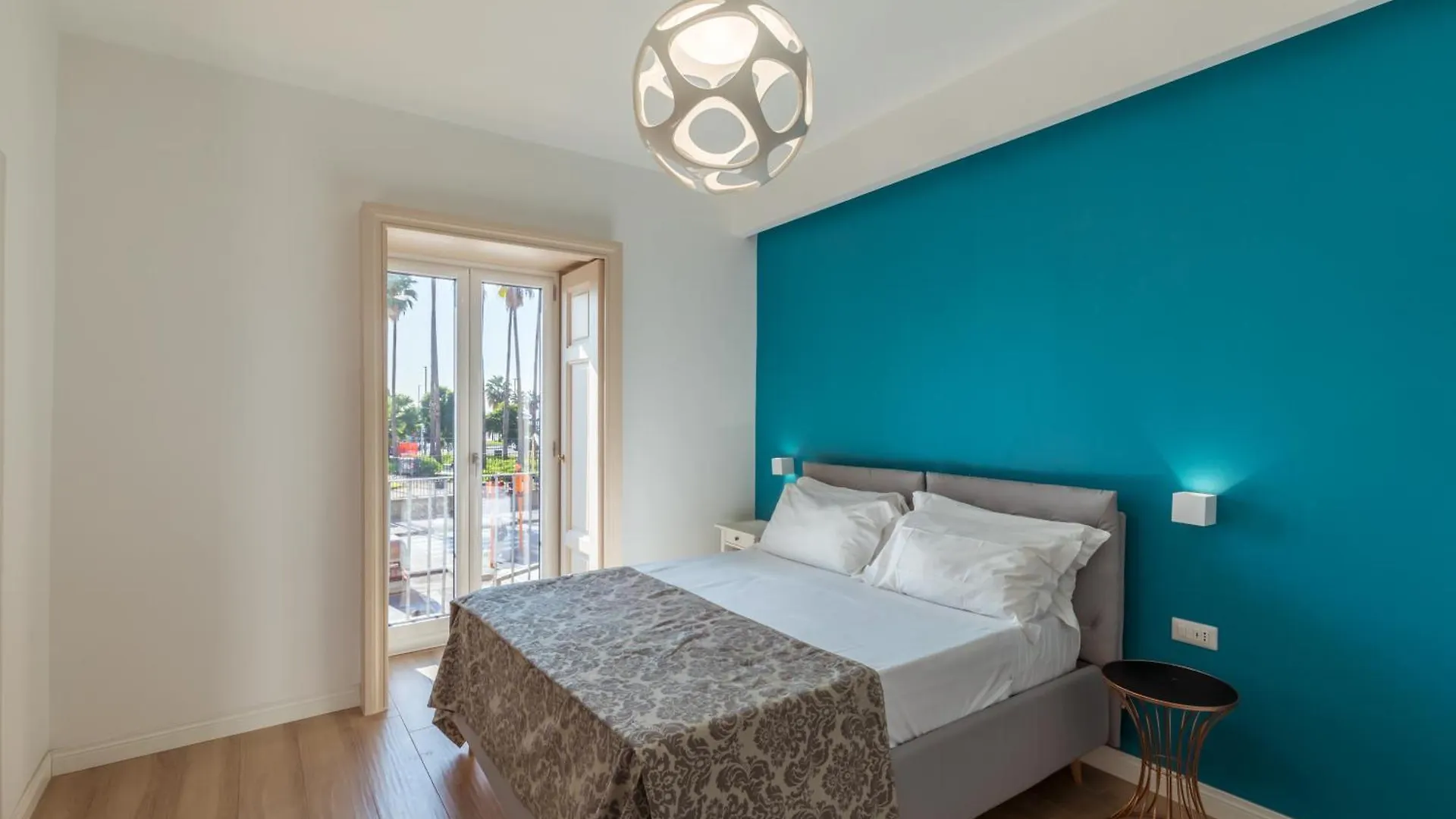 Suite Riviera 84 Naples Bed & Breakfast
