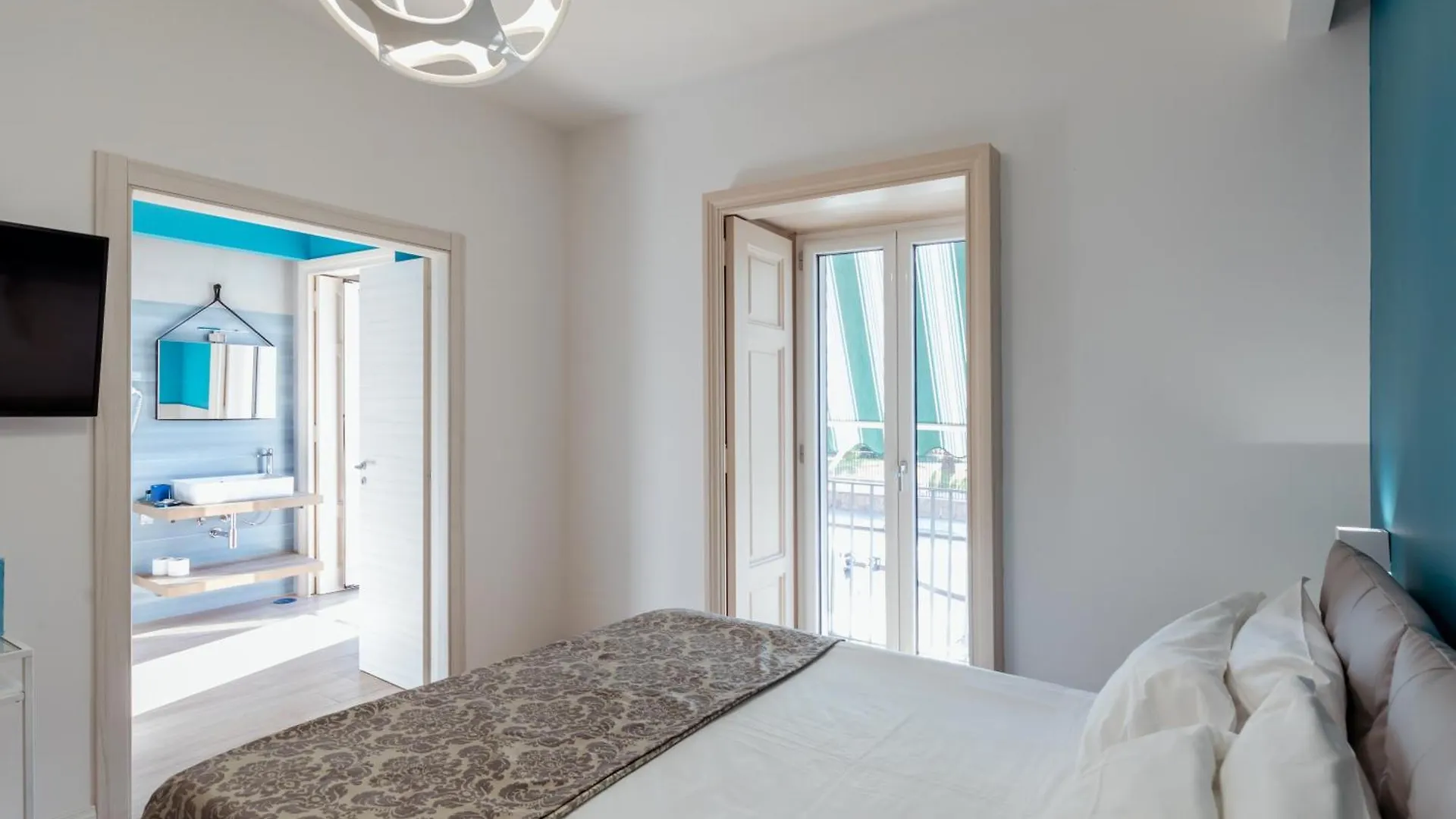 Suite Riviera 84 location