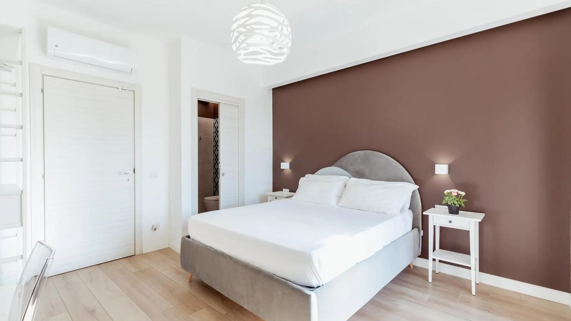 Suite Riviera 84 Naples 0*,