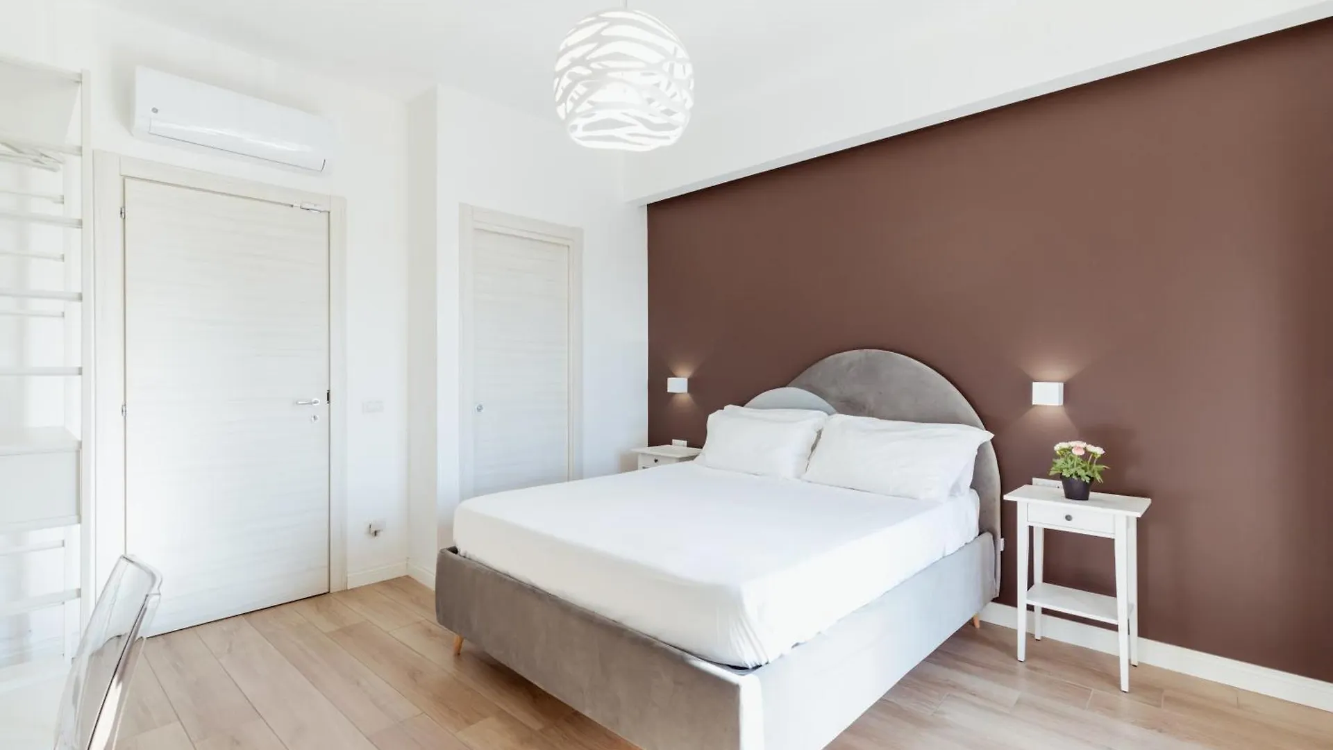 Suite Riviera 84 ナポリ